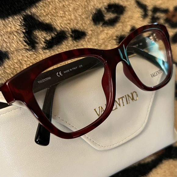 👑✅PRICE FIRM✅NO OFFERS 👑AUTHENTIC Valentino Eye Glasses. NWOT - Picture 6 of 11